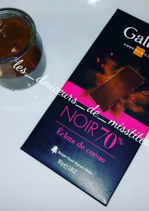 Une photo de Mousse au chocolat 70% de cacao et aux éclats de cacao