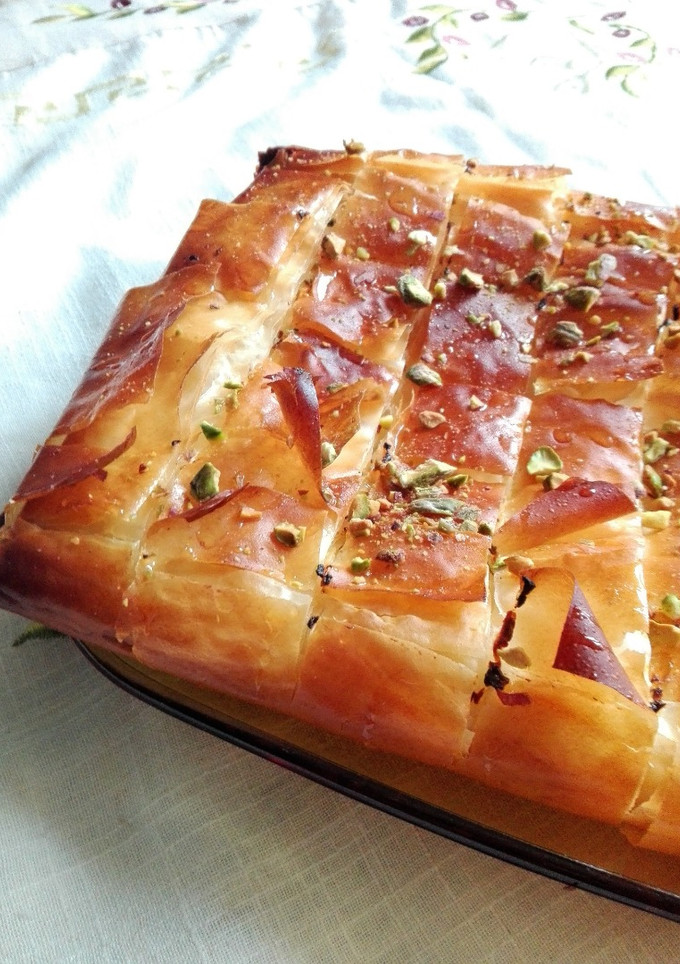 Una foto de Pastel crujiente de queso o Mutabbaq