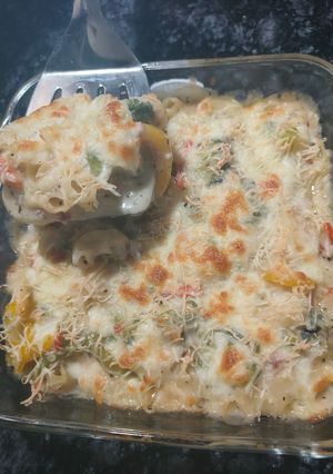 A picture of Baked Chifferi with Veggies and White Sauce.