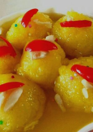 A picture of Leftover rice Rasgulla.