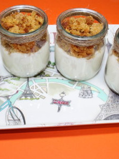 Una foto de Postre en vaso de Bizcocho con yogurt