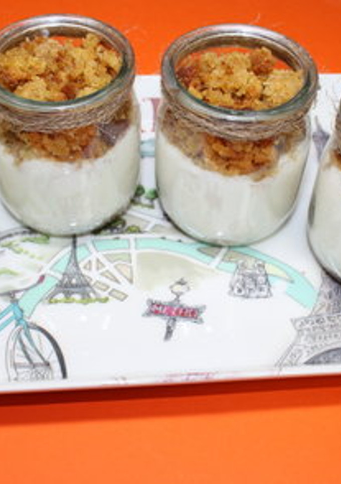 Una foto de Postre en vaso de Bizcocho con yogurt