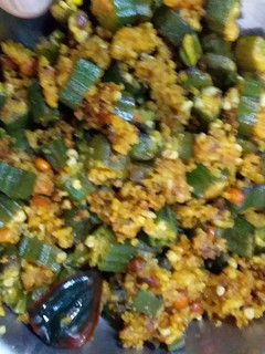 வெண்டைக்காய் பொரியல் (பொடி சேர்த்து செய்தல்) செய்முறை முக்கிய புகைப்படம்