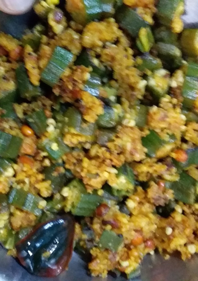 வெண்டைக்காய் பொரியல் (பொடி சேர்த்து செய்தல்) செய்முறை முக்கிய புகைப்படம்