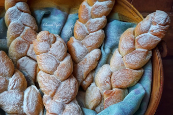 Cara Gampang Menyiapkan Donat Kepang Anti Gagal