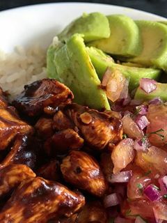 Una foto de Bowl de pollo bbq