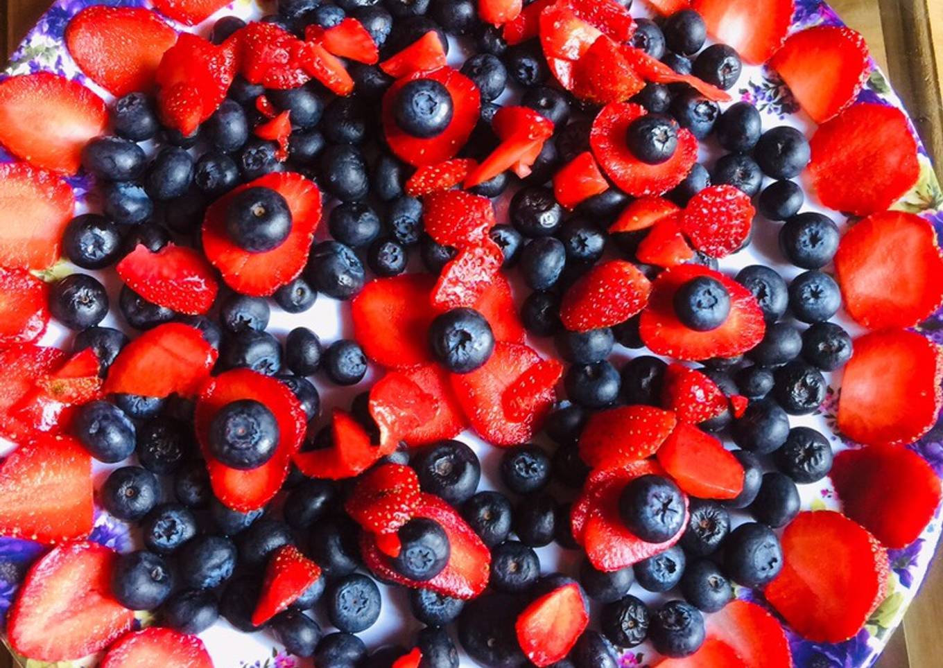 Blueberry strawberry salad