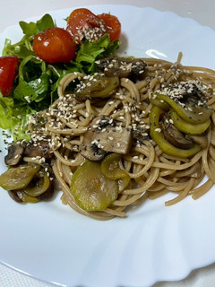 Foto de Massa com Curgete e Cogumelos (vegan)