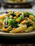 Macarrones en ensalada con Wakame y Notas Marinas