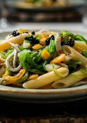 Una foto de Ensalada de Macarrones con Wakame y Notas Marinas