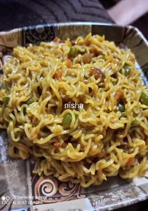 वेजिटेबल मैगी (Vegetable maggi recipe in Hindi) रेसिपी मुख्य फोटो