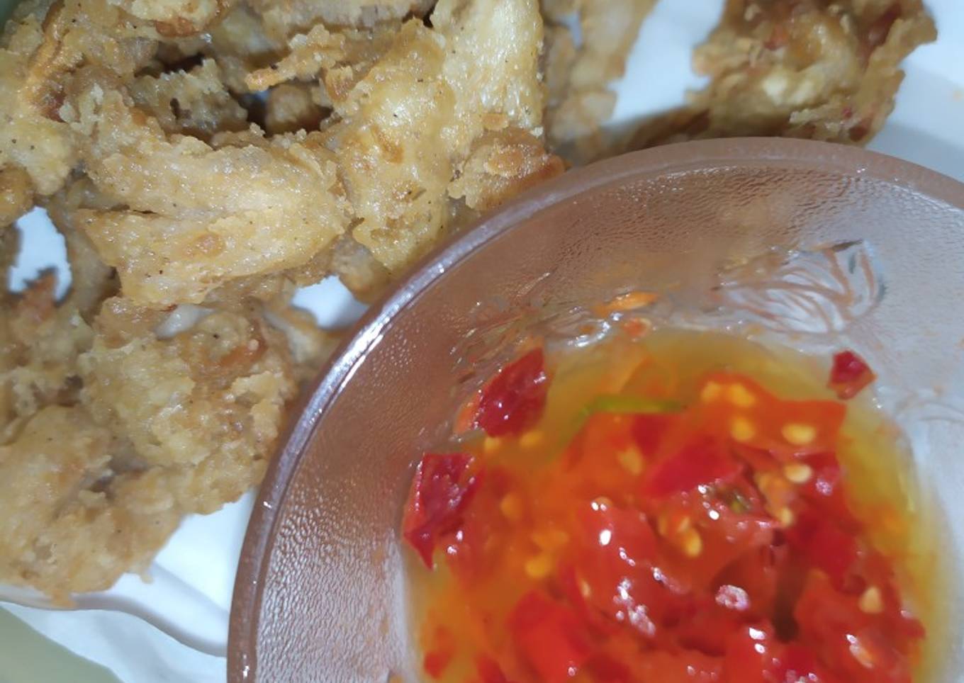 Santan kelapa dengan sambal malam yang segar