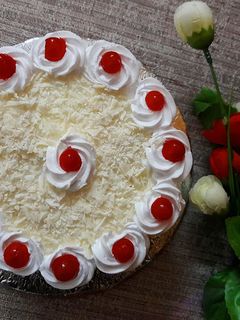হোয়াইট ফরেস্ট কেক(White Forest Cake recipe in bengali) রেসিপির প্রধান ছবি