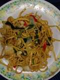 Mie kuning bumbu pedas