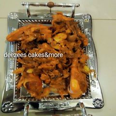 A picture of Pepper chicken with cabbage souce.