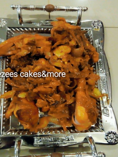 A picture of Pepper chicken with cabbage souce.