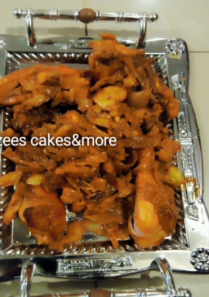 A picture of Pepper chicken with cabbage souce.