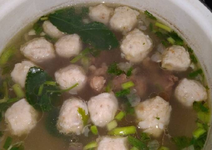 Resep Kuah bakso oleh Rheiny Preety - Cookpad