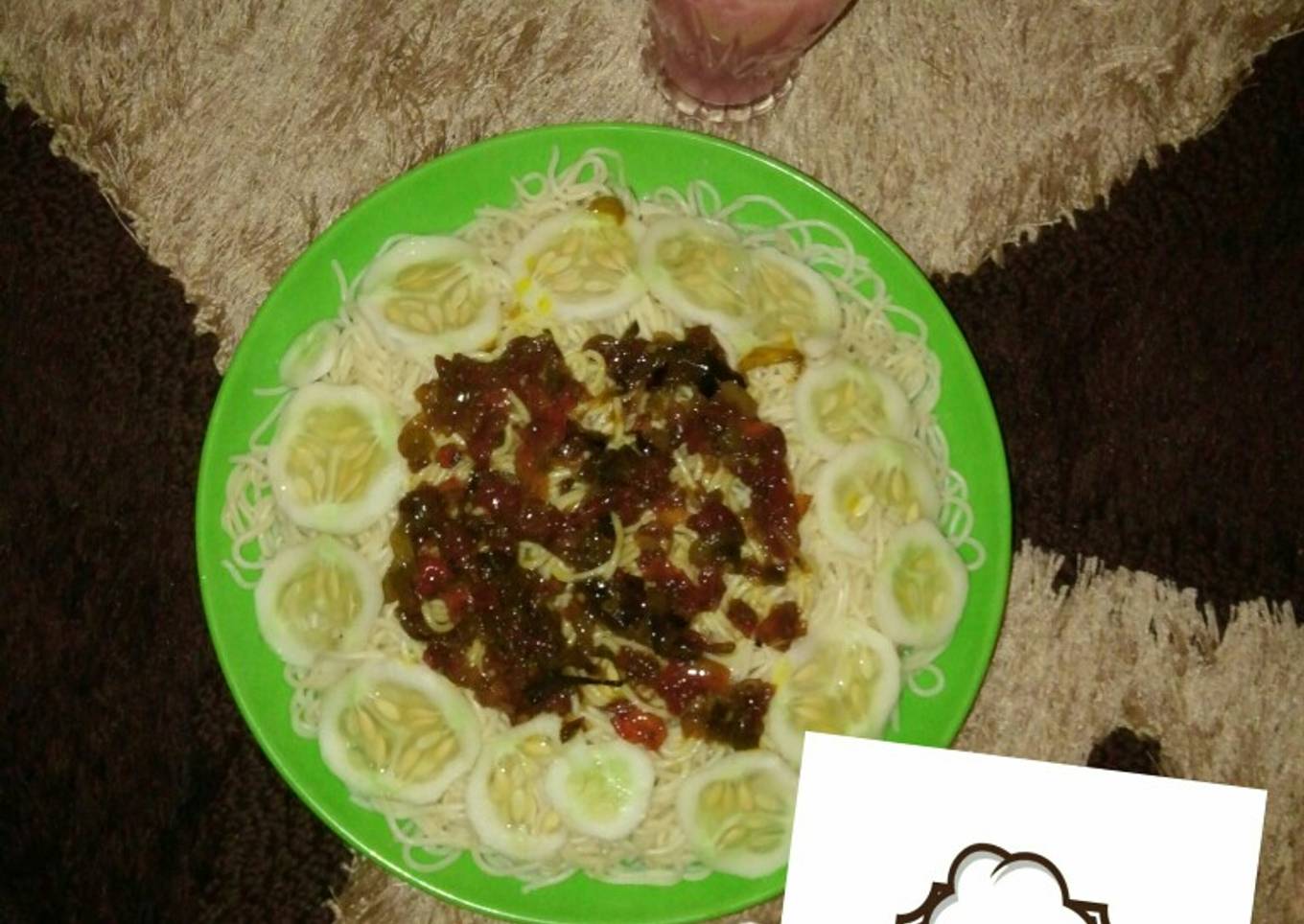 White spaghetti with sauce