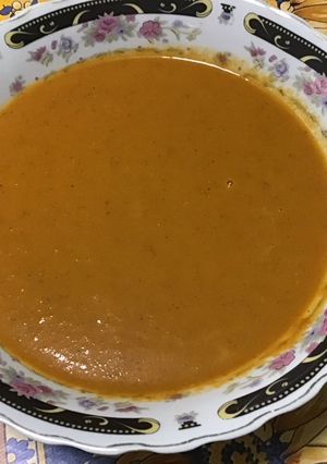 Une photo de Soupe mixée poivrons, carottes et tomates au bouillon de crevettes