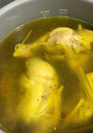 รูปของ ไก่ต้มขมิ้น (ด้วย หม้อหุงข้าว)