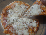 ચીઝ પીઝા(Cheese Pizza Recipe In Gujarati)