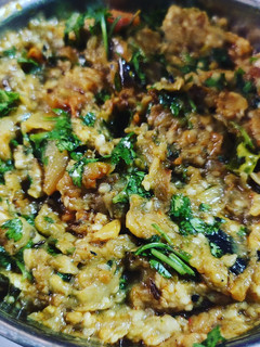 बैंगन का भरता (Baingan ka bharta recipe in hindi) रेसिपी मुख्य फोटो