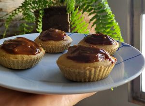 Una foto de Muffins de naranja en licuadora (sin gluten y con azúcar mascabo)