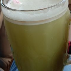 A picture of Sugar cane juice.