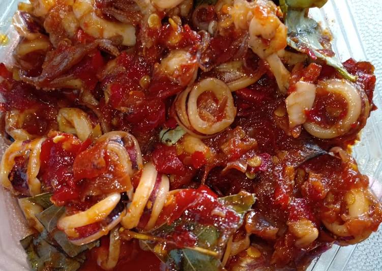 Cara mudah Menyiapkan Sambel cumi tawar Lezat