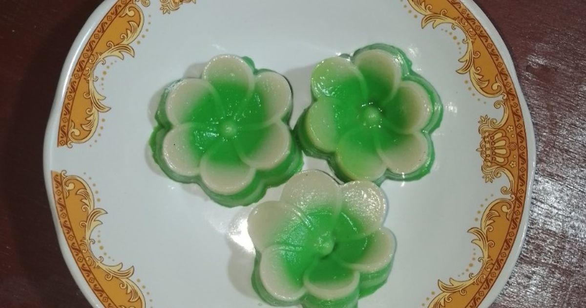 Kue lapis kamboja