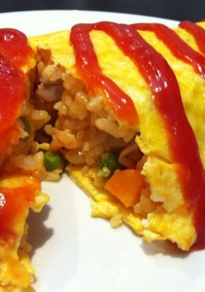 A picture of Omurice (Omelette Rice).