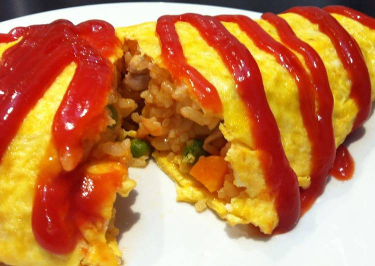 How to Make Yummy Omurice (Omelette Rice)