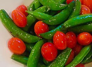 รูปของ มะเขือเทศ&ถั่วหวานผัดน้ำมันหอย 🍅🫛