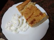 Una foto de pudin de pan con fruta