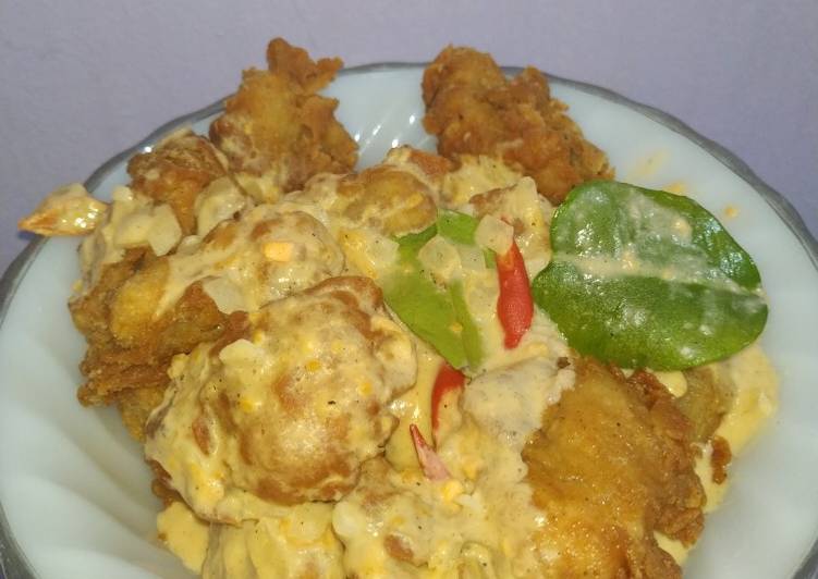 Crispy Chicken with Salted Egg Sauce