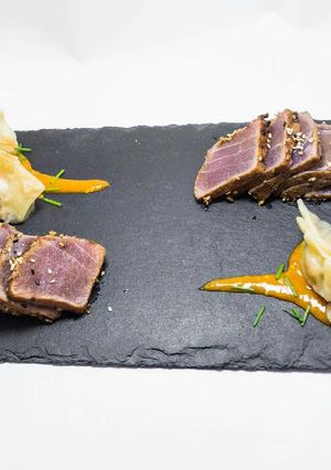 Foto principal de Tataki de atún y gyozas
