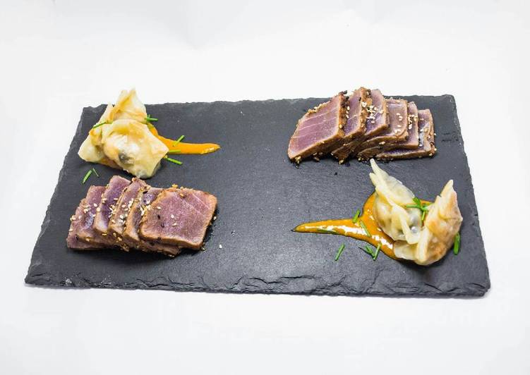 Tataki de atún y gyozas