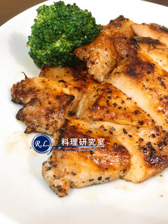 黑胡椒醬燒雞胸肉 的食譜成品照片