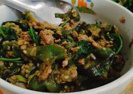 ผัดมะเขือยาวหมูสับ