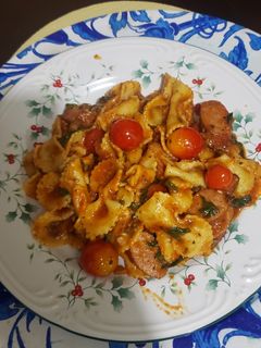 A picture of Italian sausage farfalle.