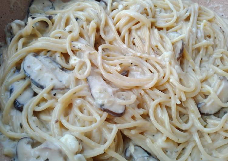 Langkah Mudah untuk Membuat Spaghetti mushroom cream sauce yang Enak