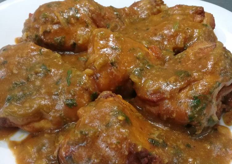 Grilled mouth watering chicken in Coconut dhania sauce