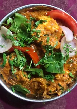 A picture of Chicken Tikka Masala.