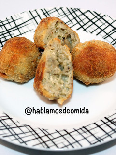 Una foto de Croquetas de berenjena con queso