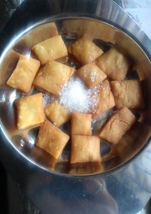 સક્કરપારા (Sakkarpara Recipe In Gujarati) રેસીપી મુખ્ય ફોટો