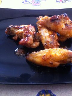 Una foto de Alitas de pollo a la mexicana