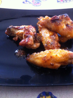 Una foto de Alitas de pollo a la mexicana