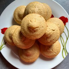 A picture of Lemon-orange muffins.