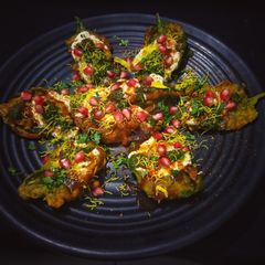 A picture of Palak Pakoda Chaat.